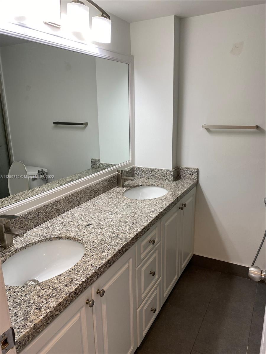 15859 SW 90th Ct Unit: C-D