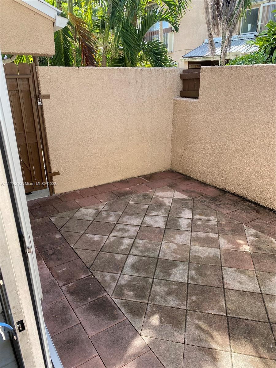 15859 SW 90th Ct Unit: C-D