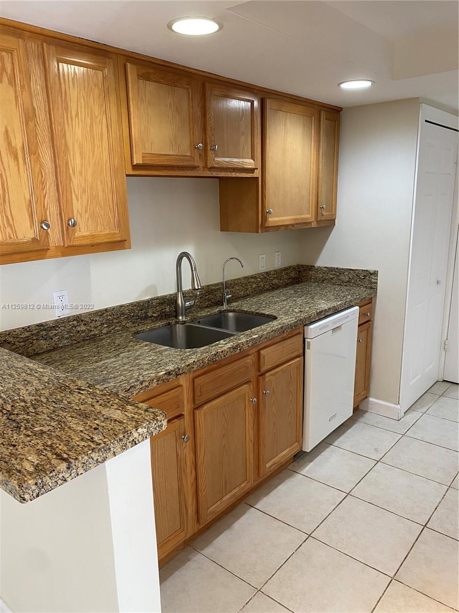 15859 SW 90th Ct Unit: C-D