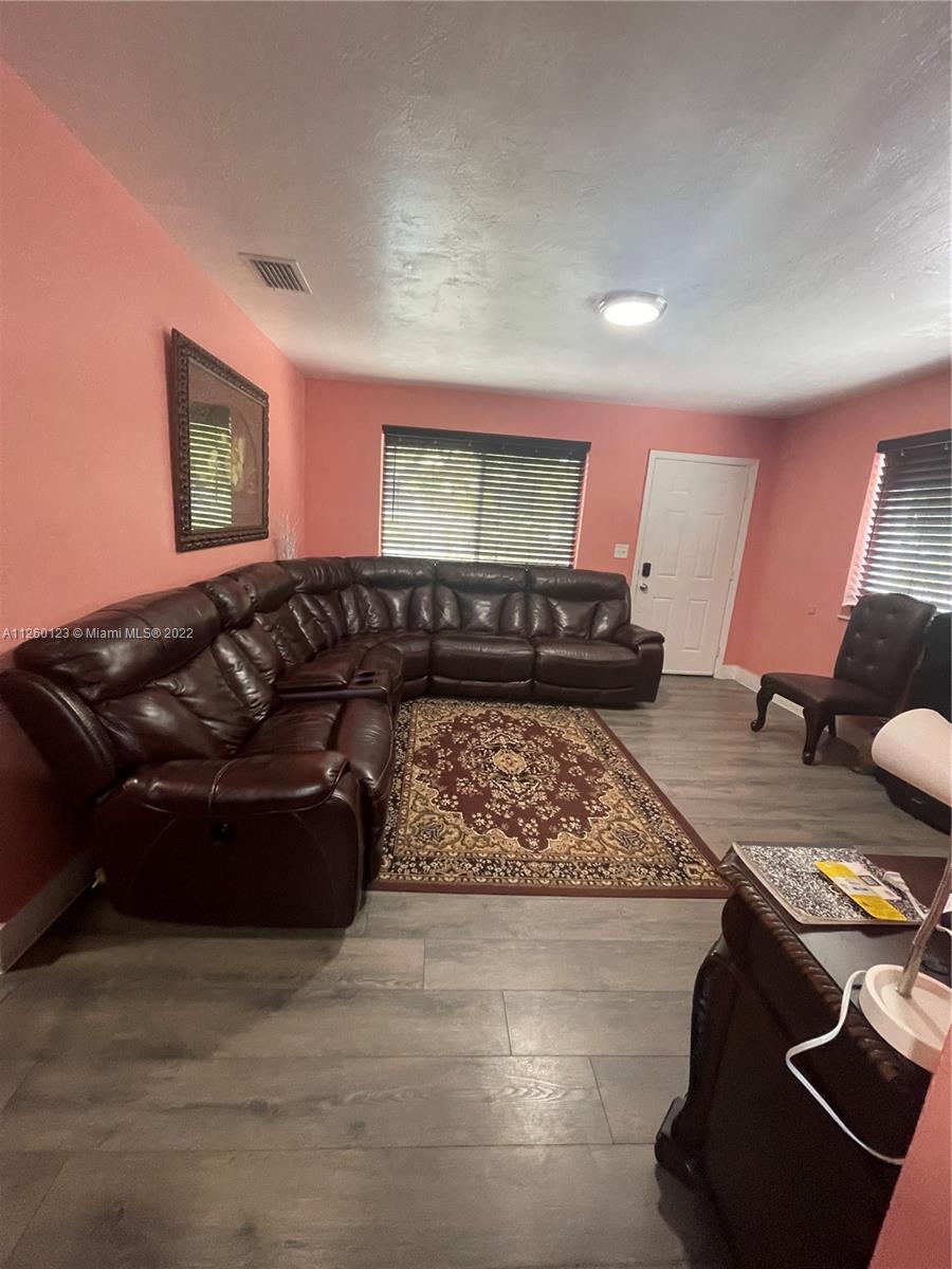 2962 NW 59th St