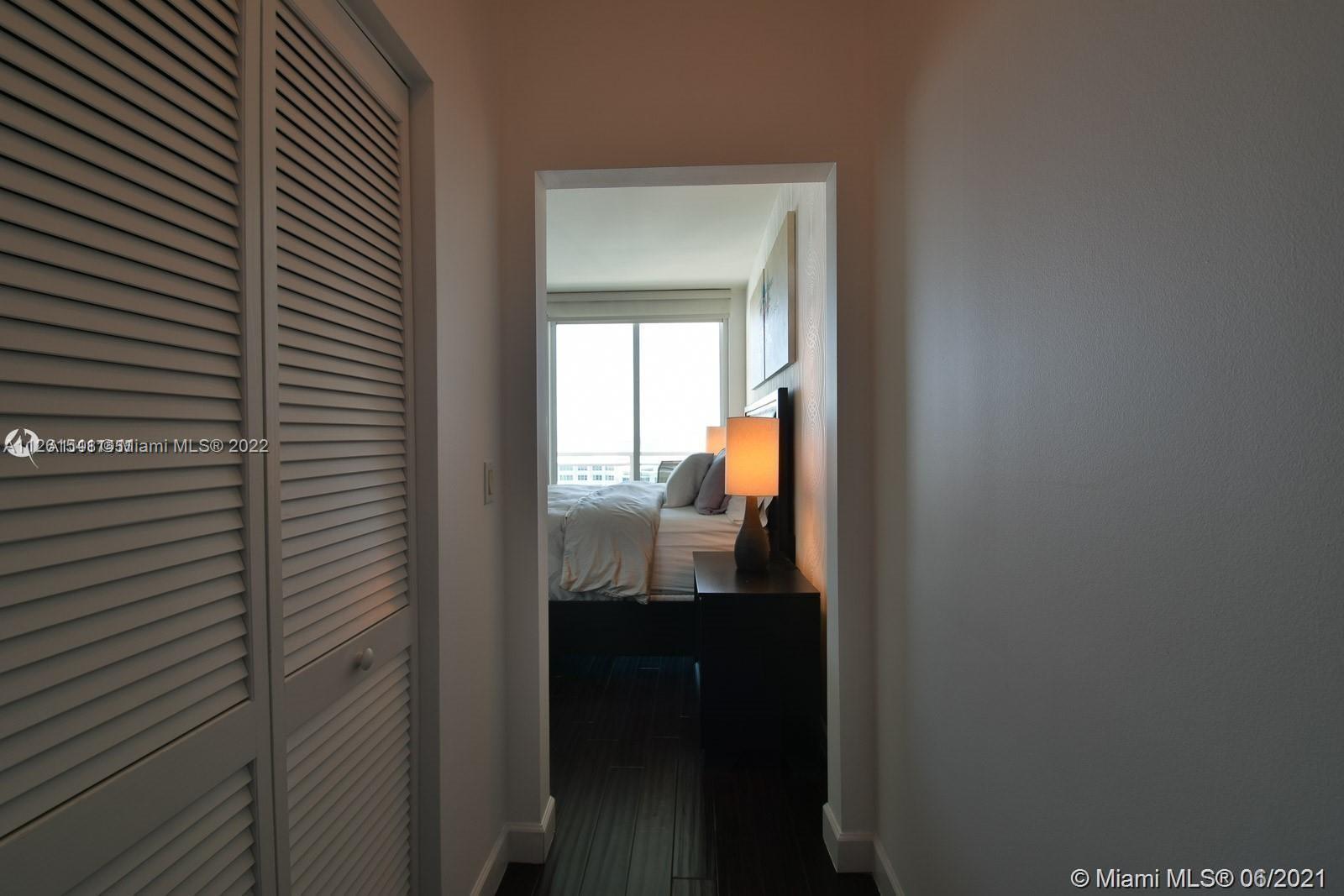 951 Brickell Ave Unit: 2104