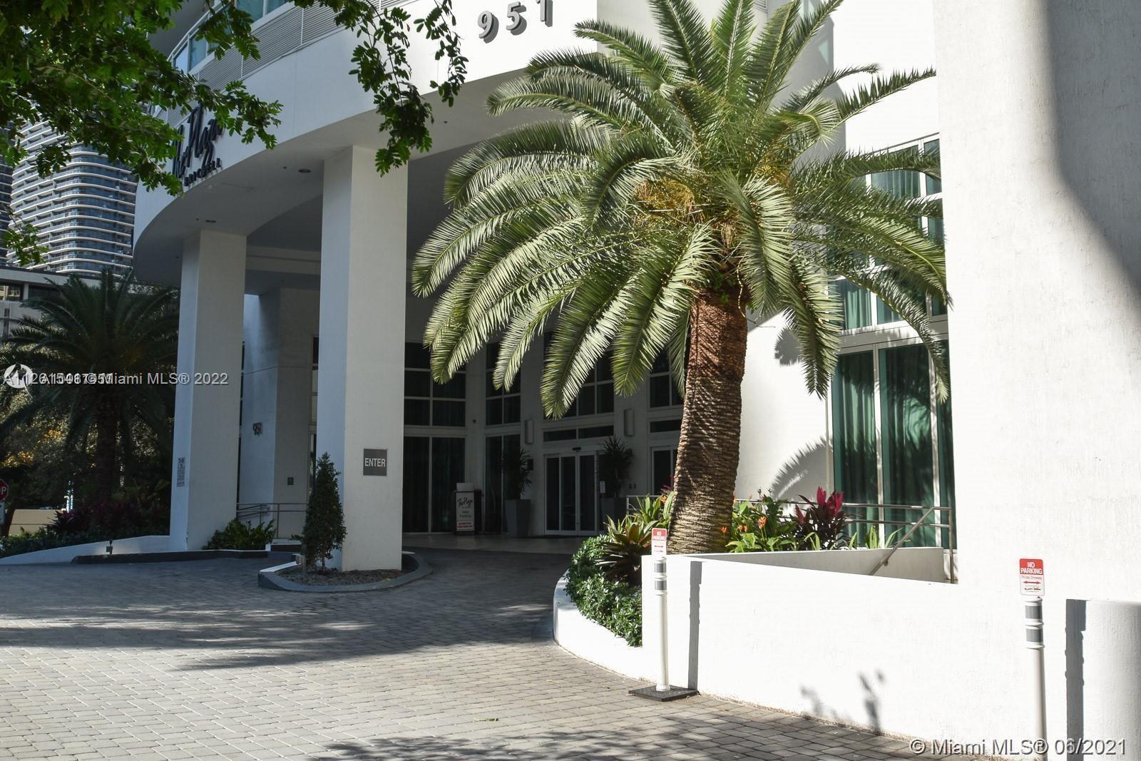 951 Brickell Ave Unit: 2104