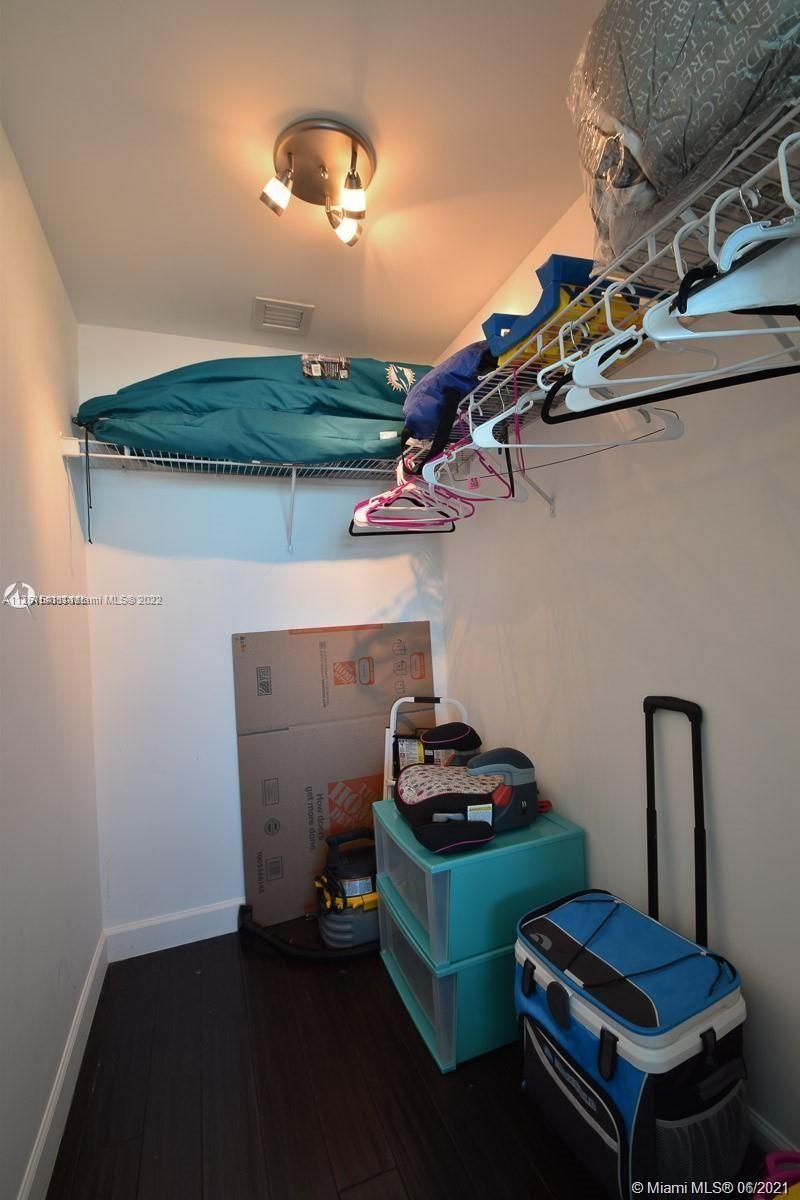 951 Brickell Ave Unit: 2104