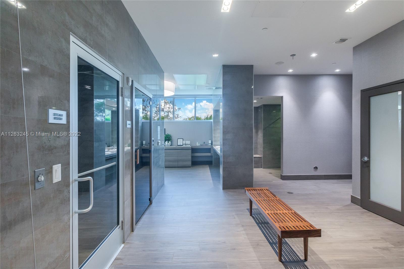 17111 Biscayne Blvd Unit: 906