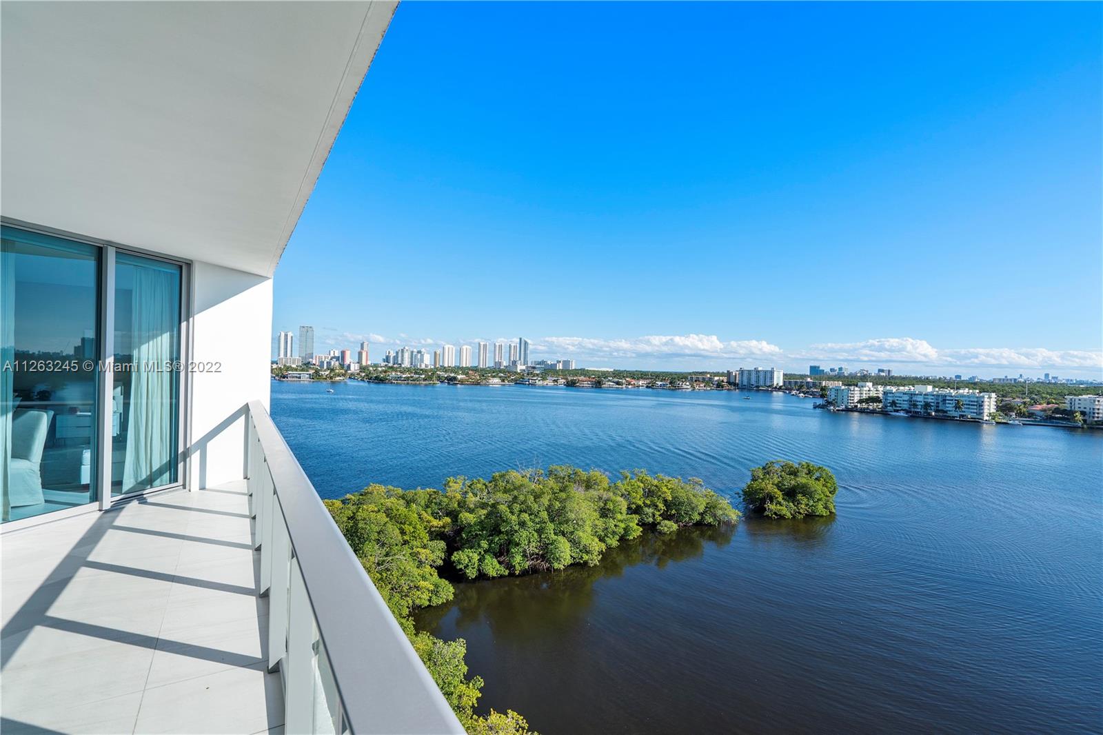 17111 Biscayne Blvd Unit: 906