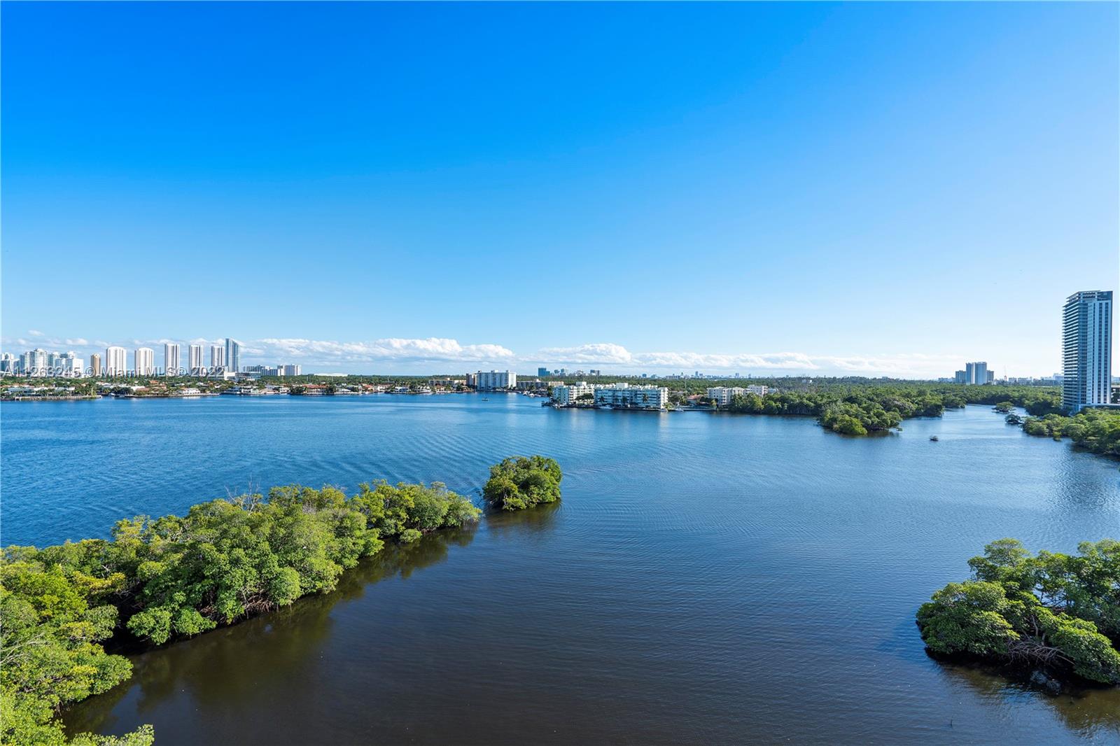 17111 Biscayne Blvd Unit: 906
