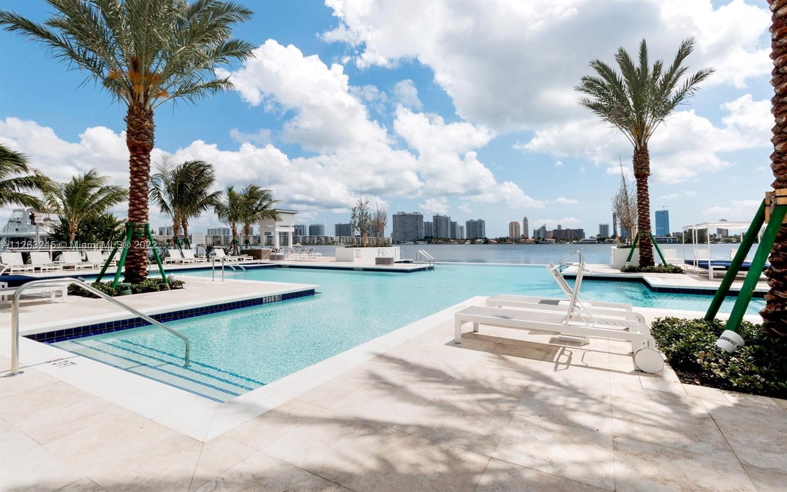 17111 Biscayne Blvd Unit: 906