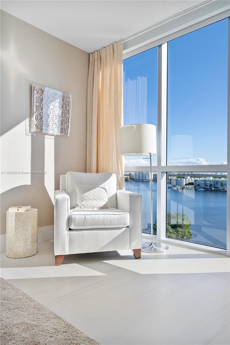 17111 Biscayne Blvd Unit: 906