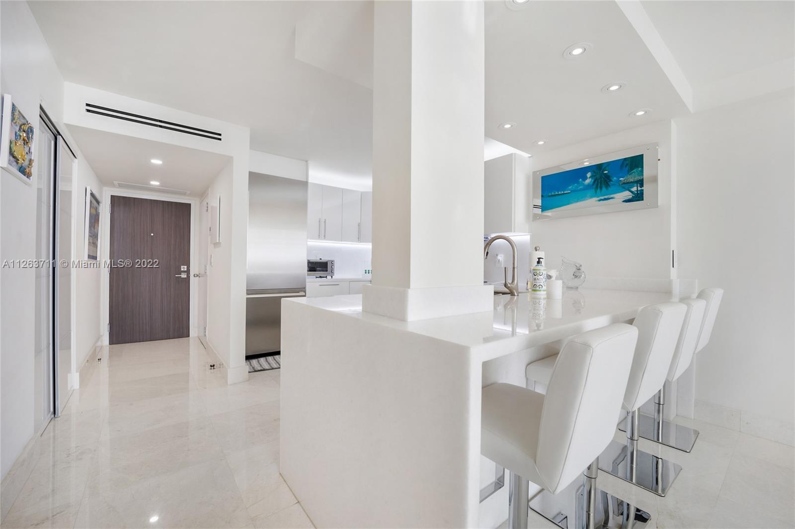 2555 Collins Ave Unit: 609