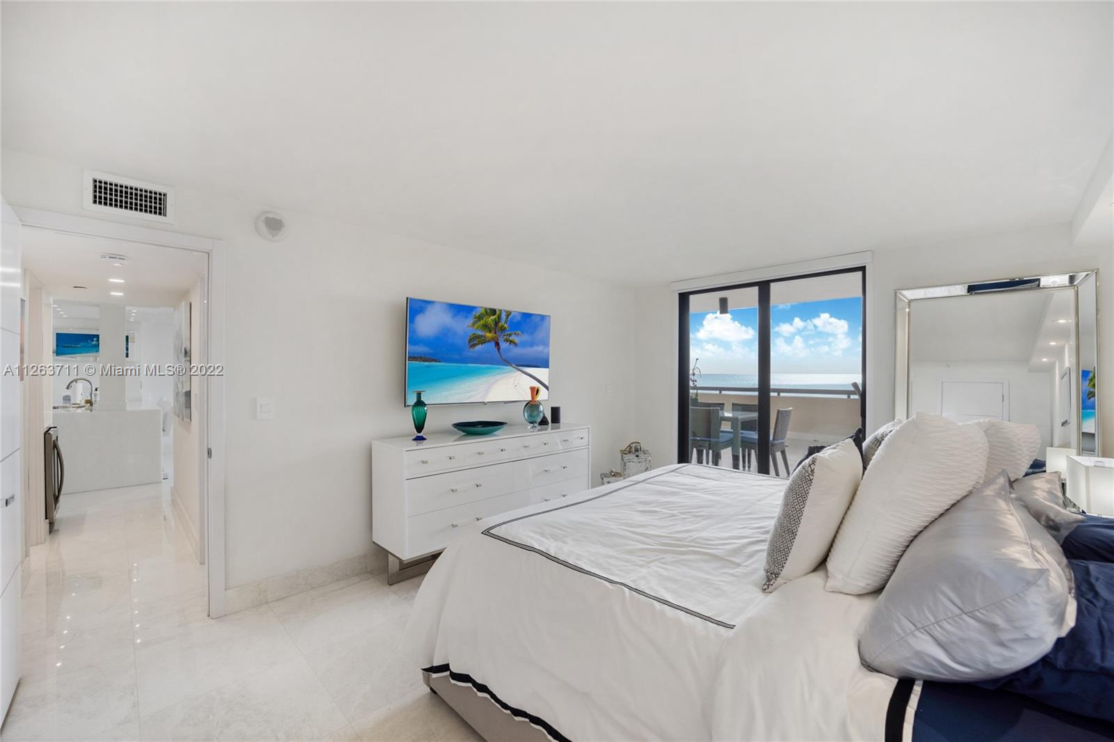 2555 Collins Ave Unit: 609