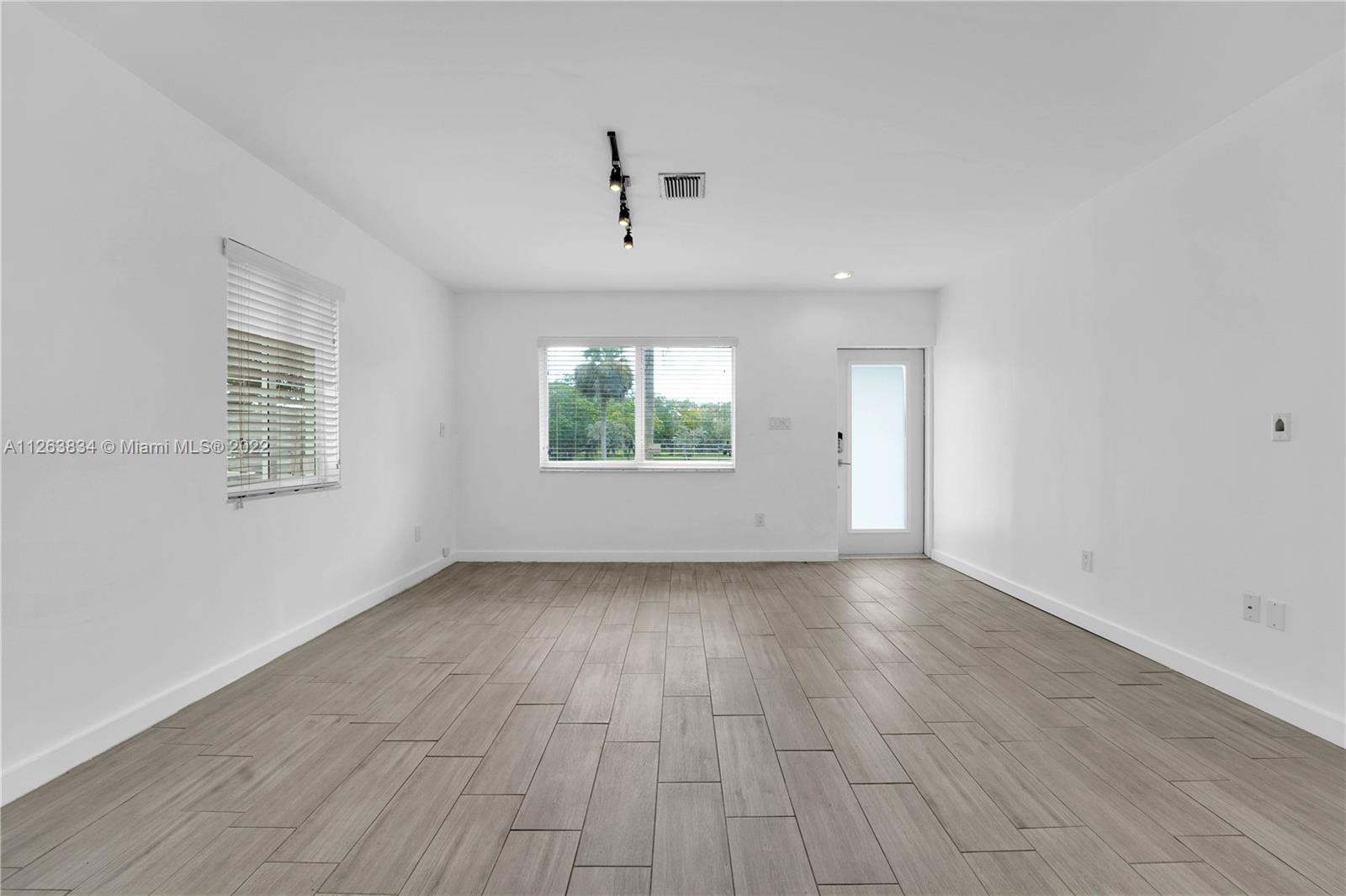 16500 SW 90th Ave