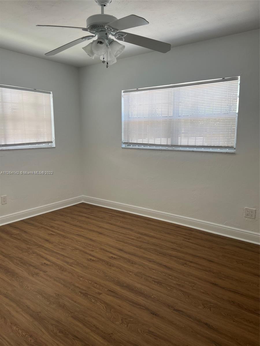 2727 SW 24th St Unit: 2727