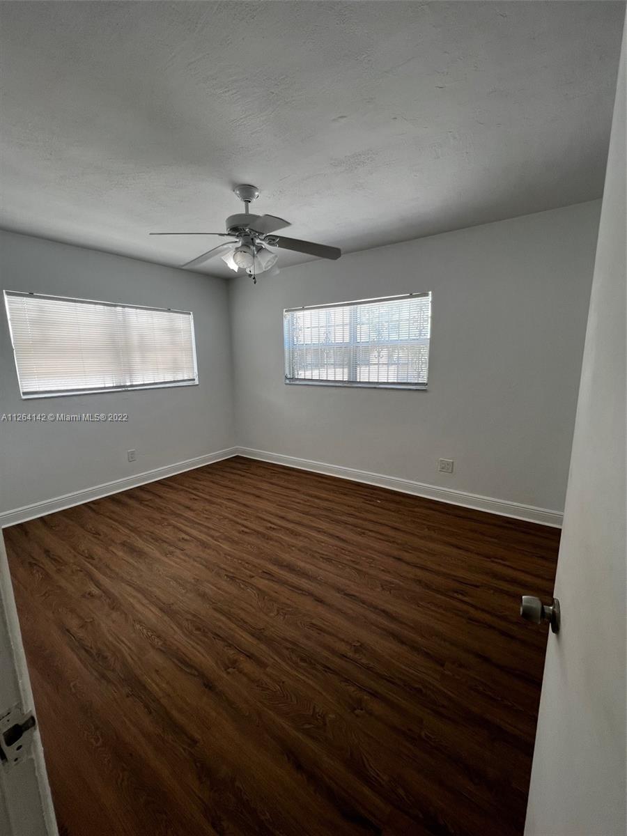 2727 SW 24th St Unit: 2727