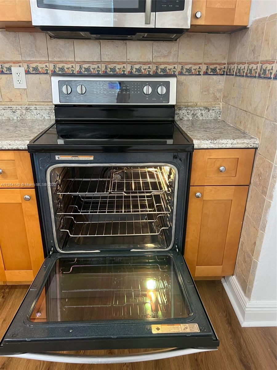 2727 SW 24th St Unit: 2727