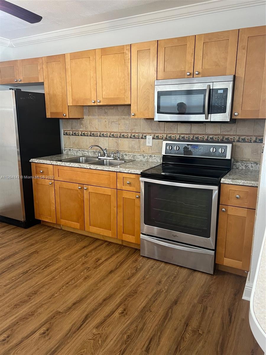 2727 SW 24th St Unit: 2727