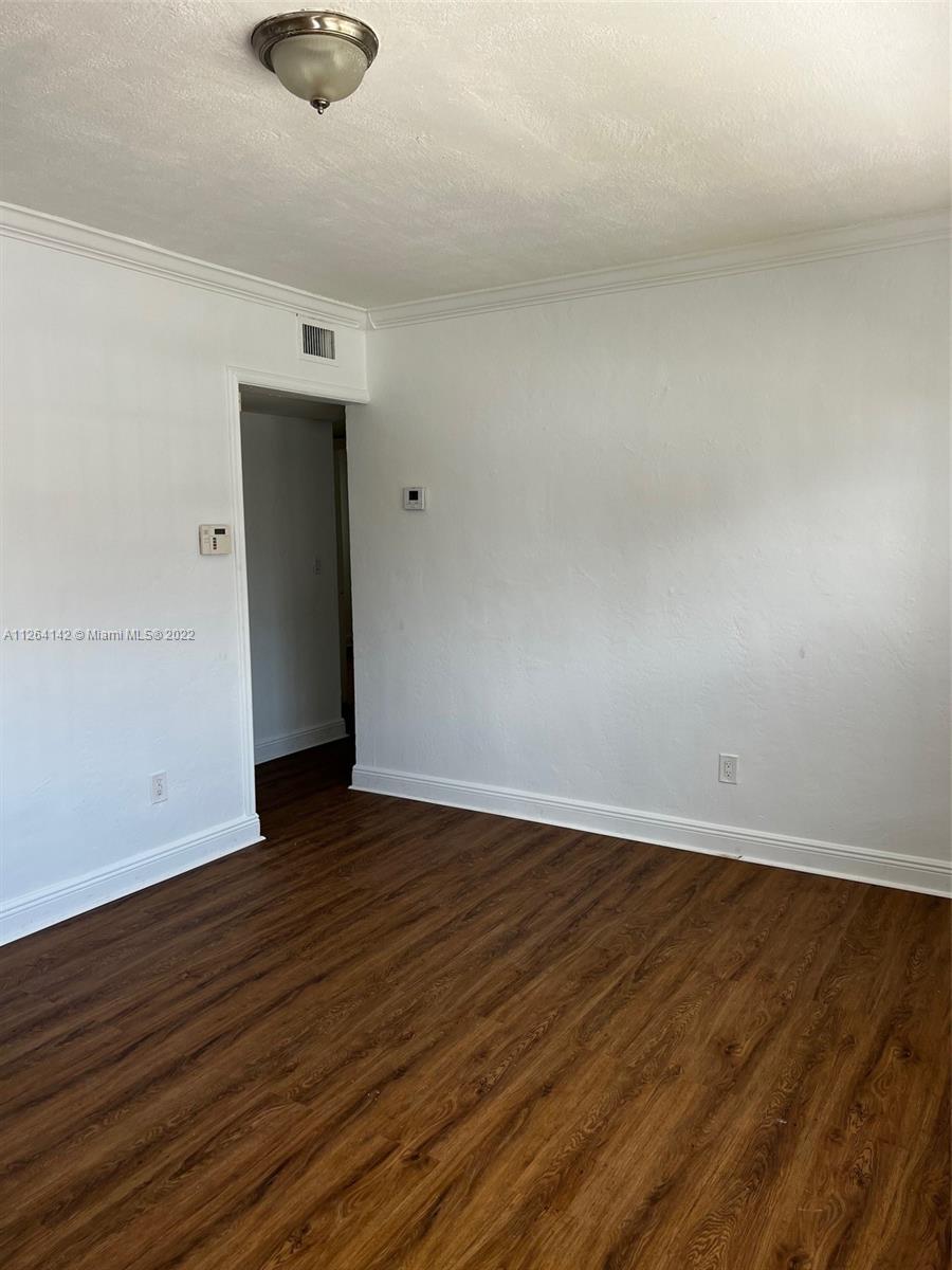 2727 SW 24th St Unit: 2727