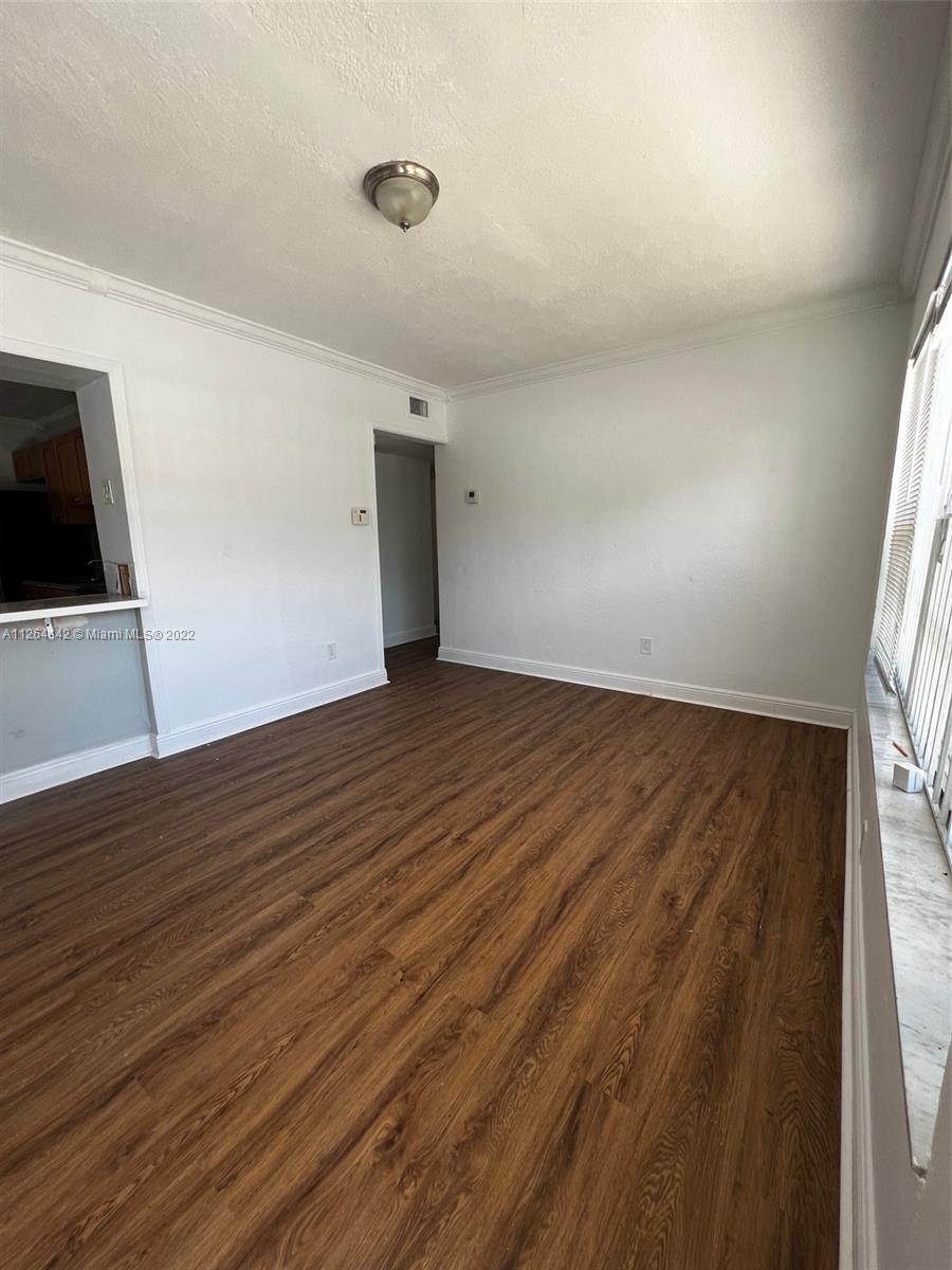 2727 SW 24th St Unit: 2727