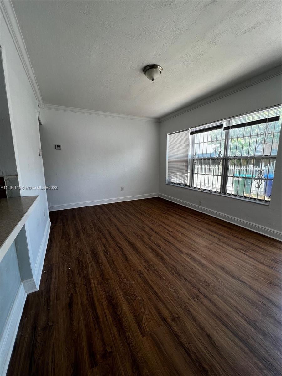 2727 SW 24th St Unit: 2727