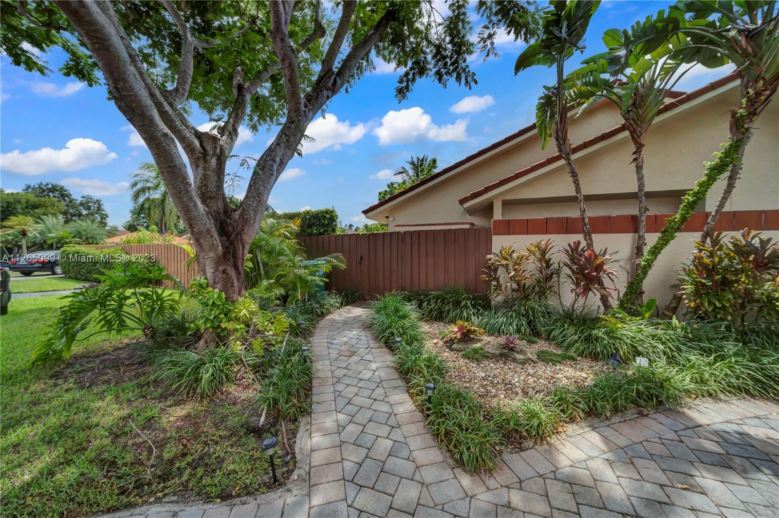 7457 SW 112th Pl