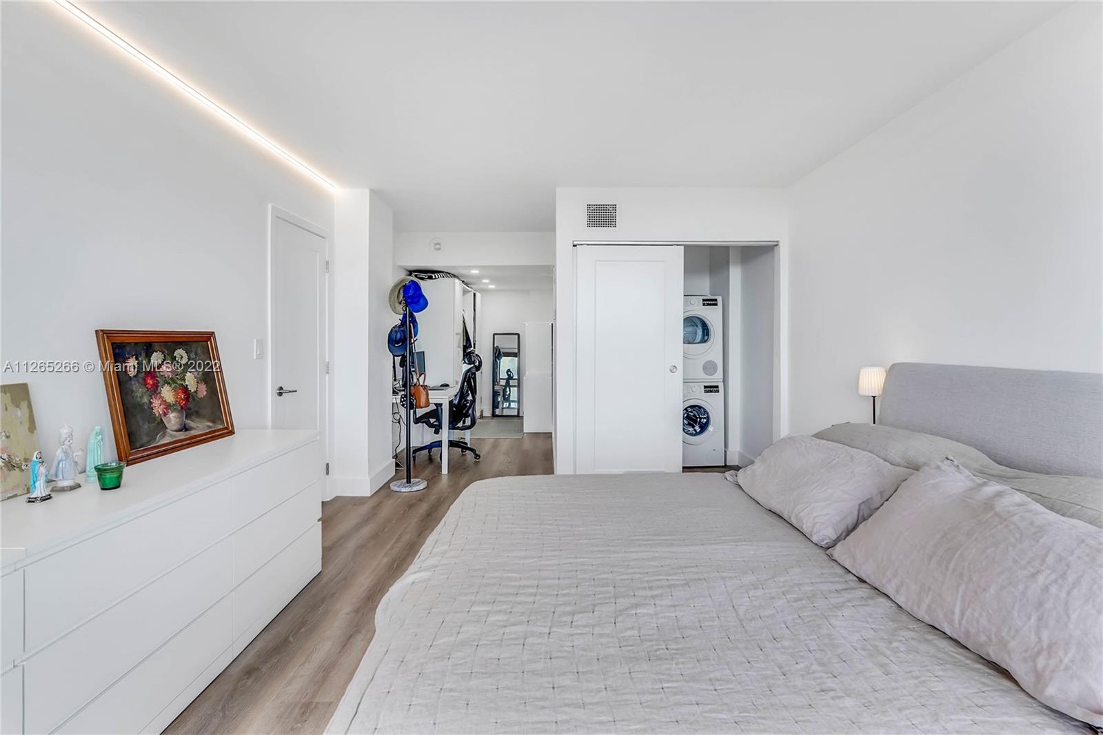 780 NE 69th St Unit: 1108