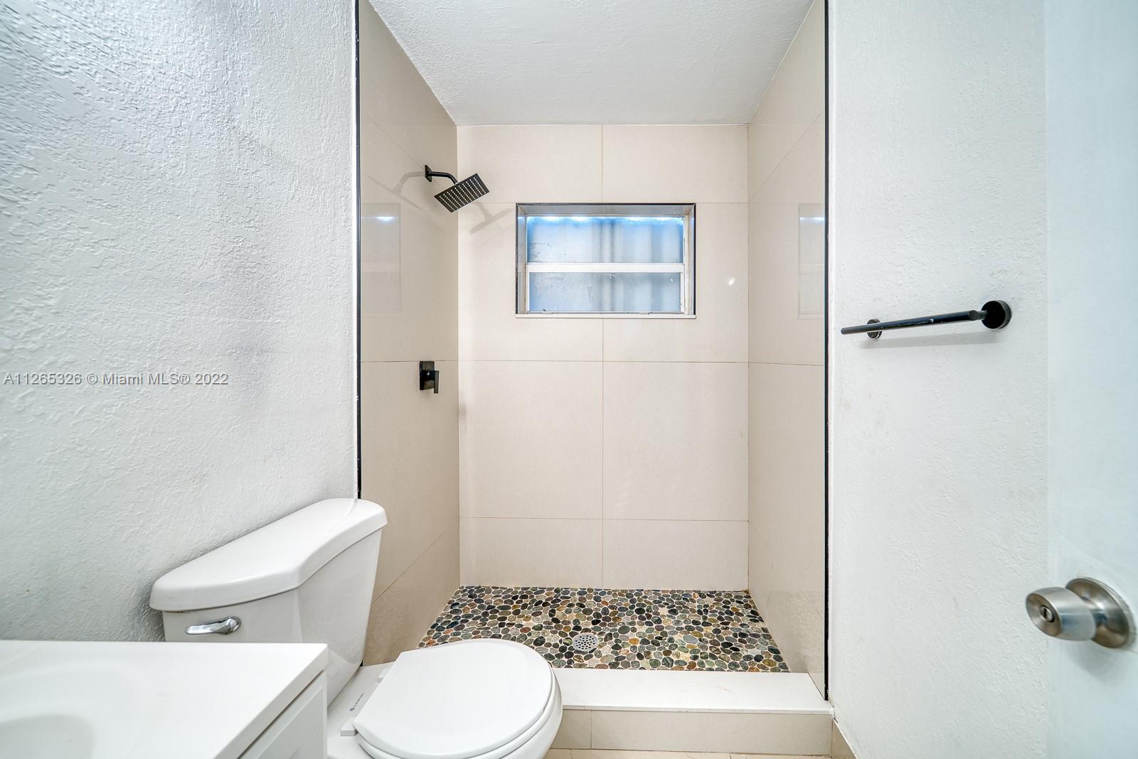 1200 NW 102nd St Unit: 1202