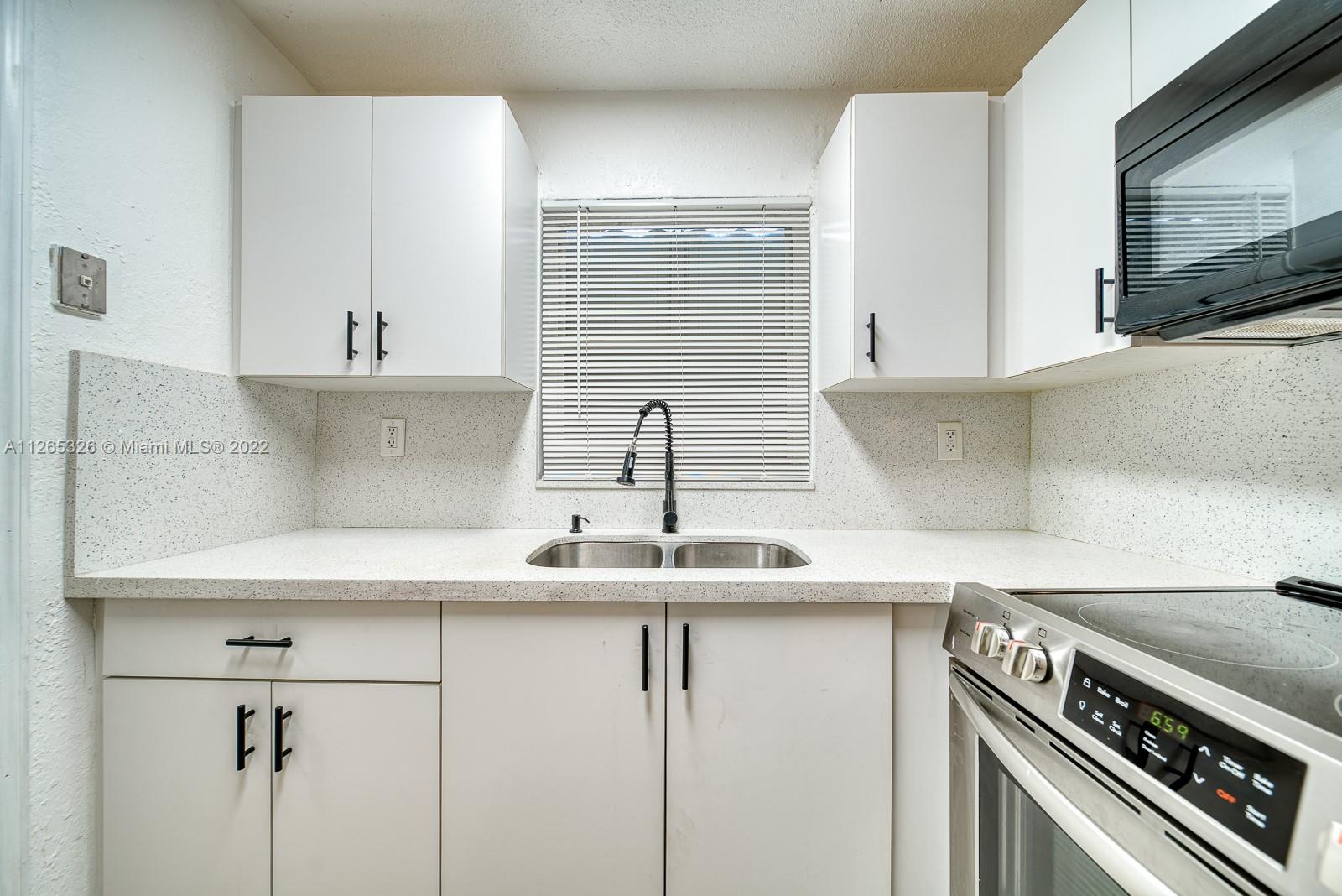 1200 NW 102nd St Unit: 1202