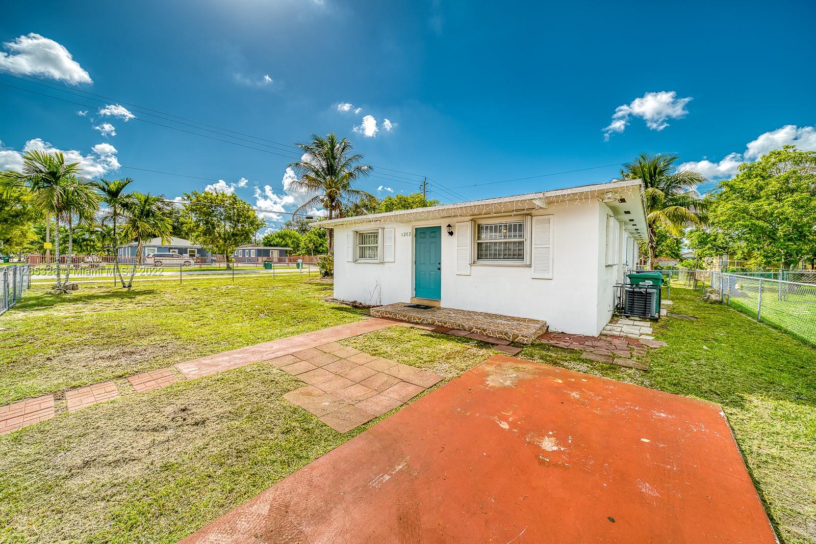 1200 NW 102nd St Unit: 1202