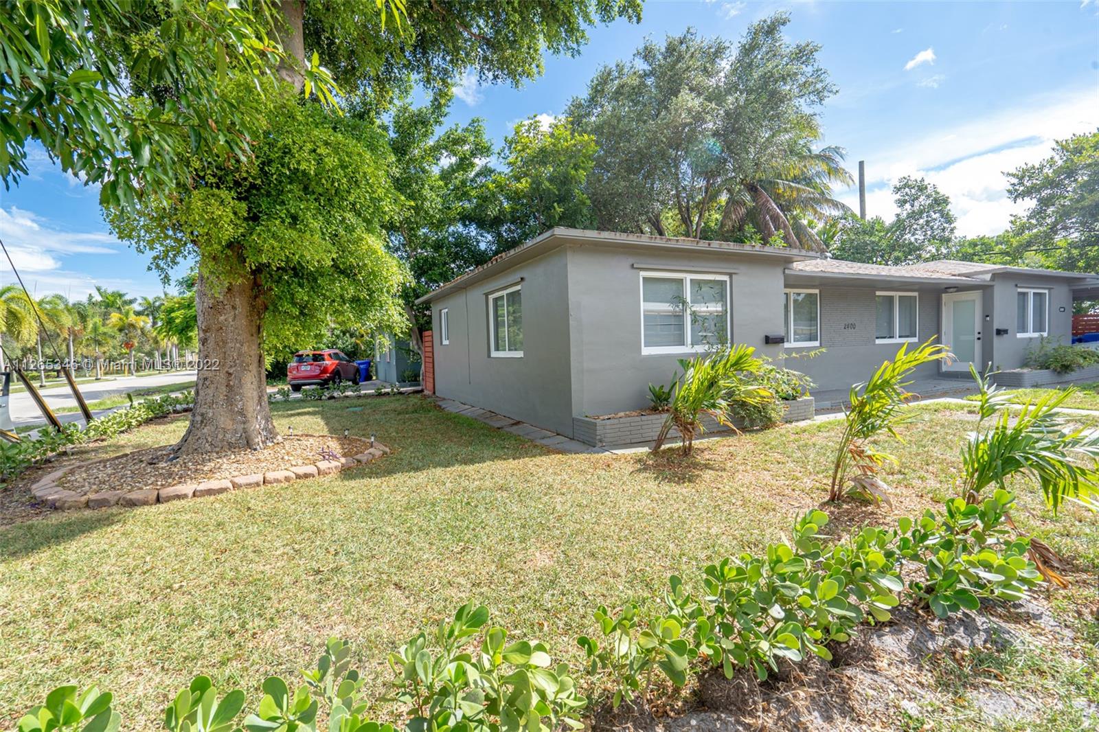 2400 Lincoln St Unit: 2 EAST