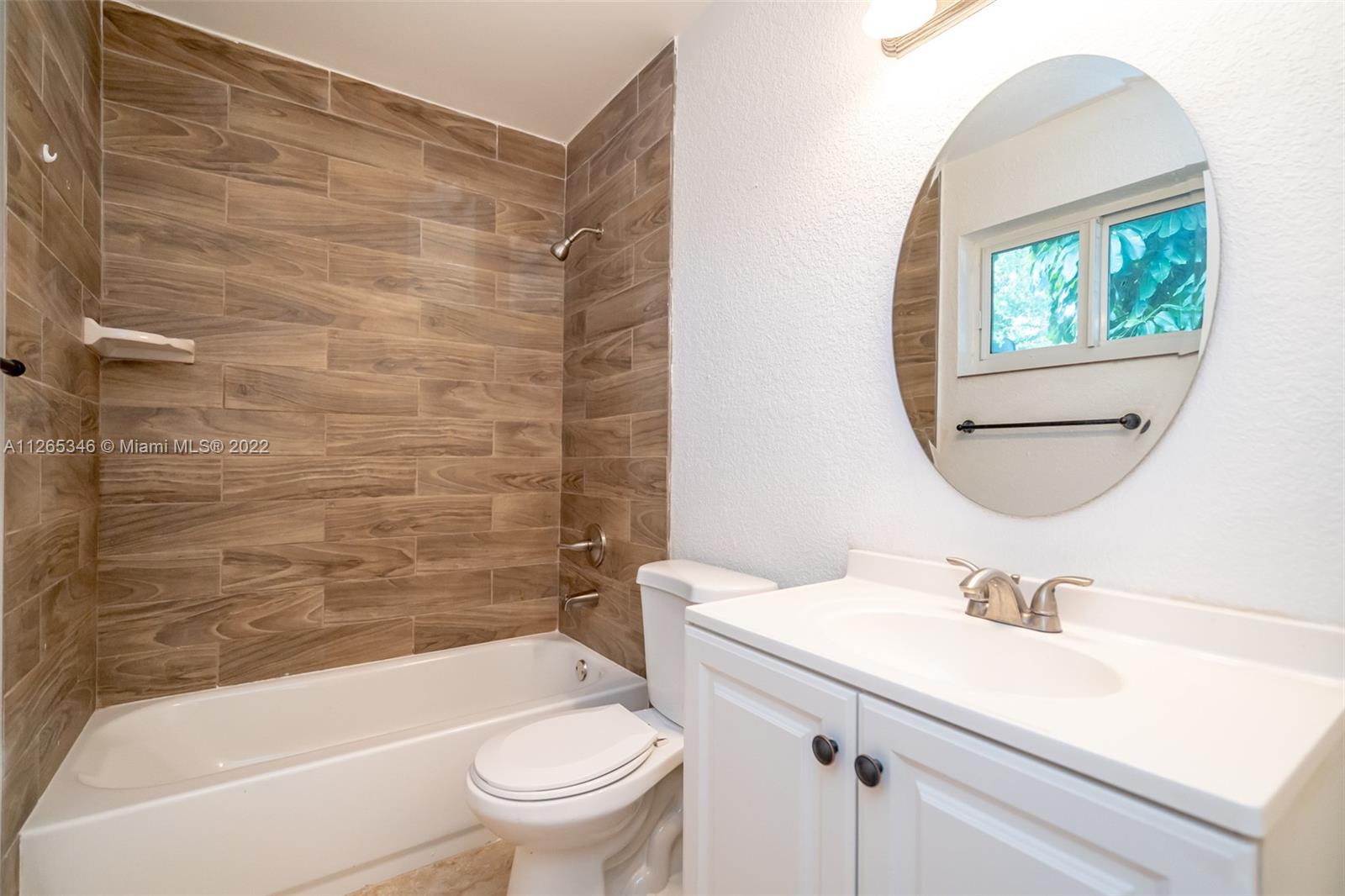2400 Lincoln St Unit: 2 EAST
