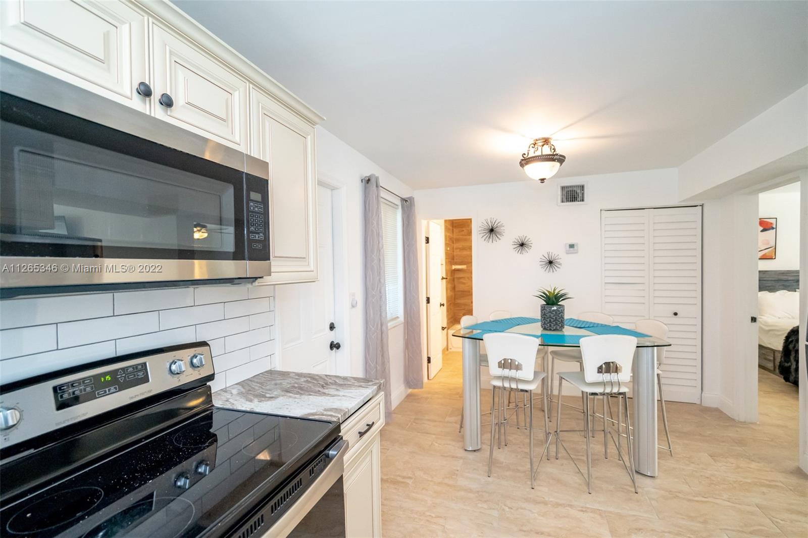 2400 Lincoln St Unit: 2 EAST