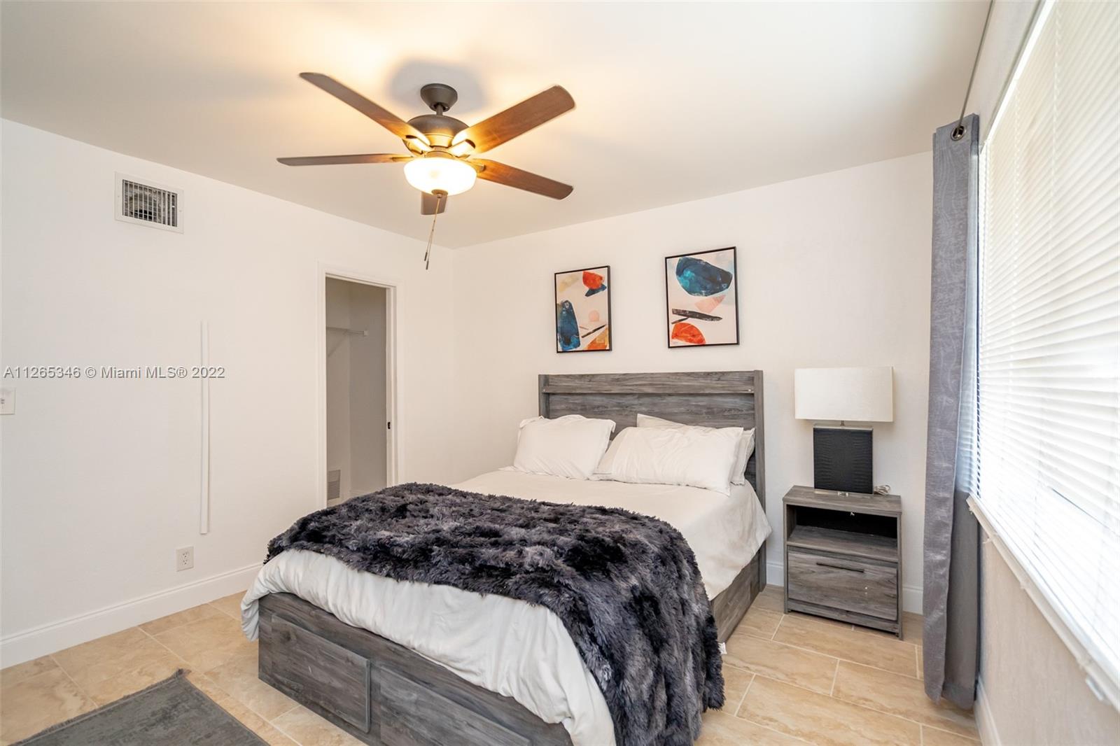 2400 Lincoln St Unit: 2 EAST