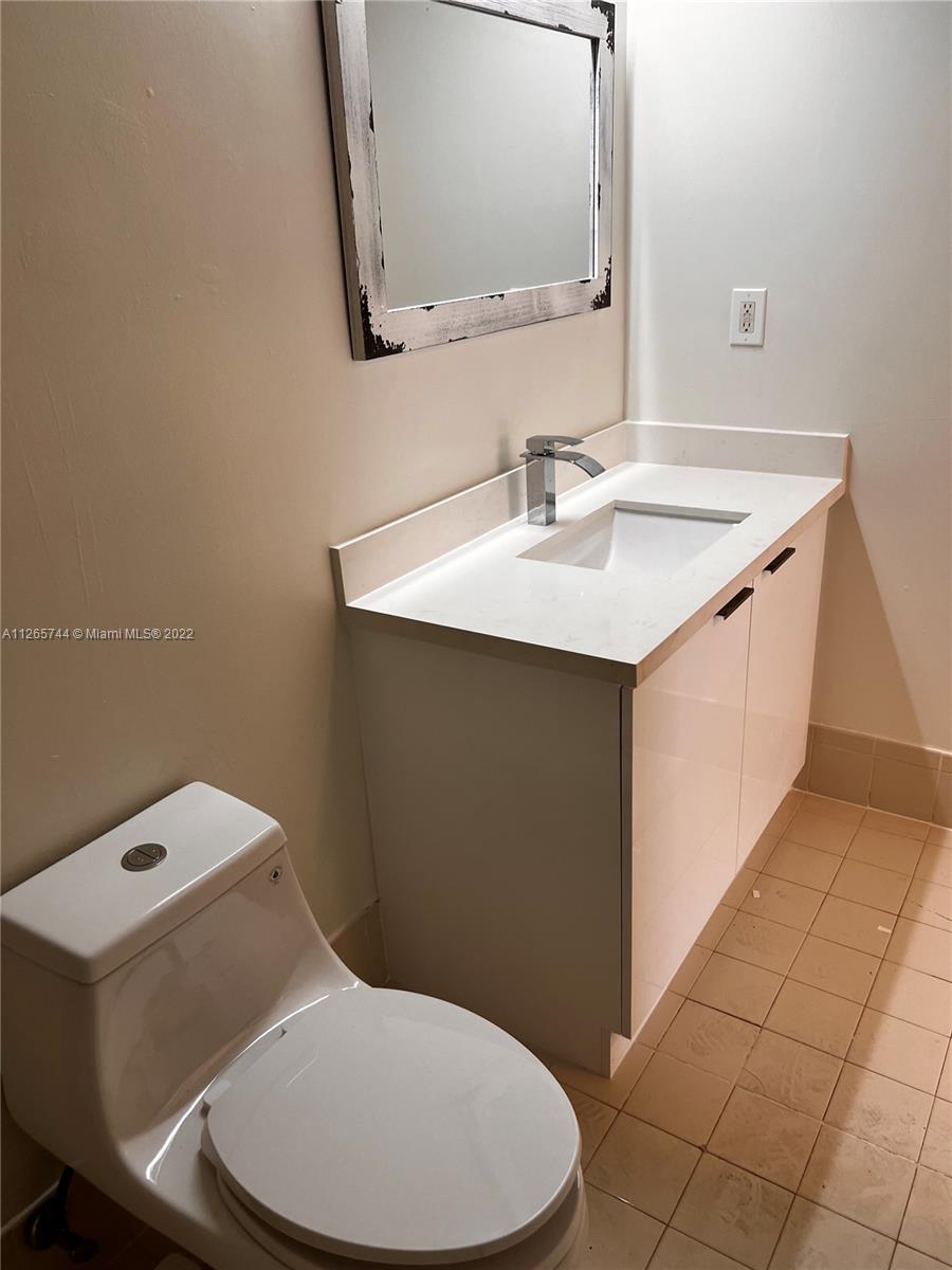 17800 NW 73rd Ave Unit: 104-21