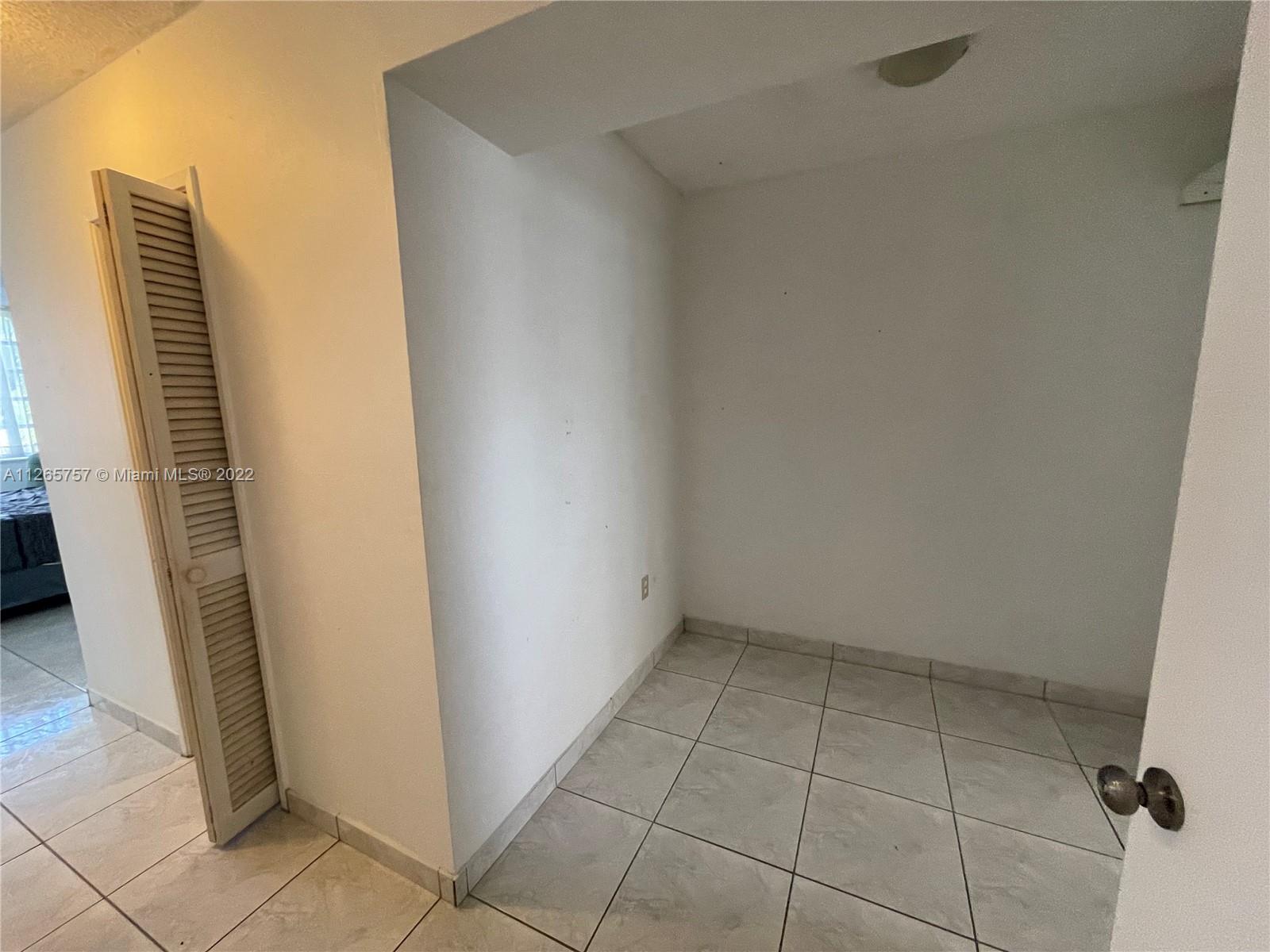 1710 NE 191st St Unit: 112-3