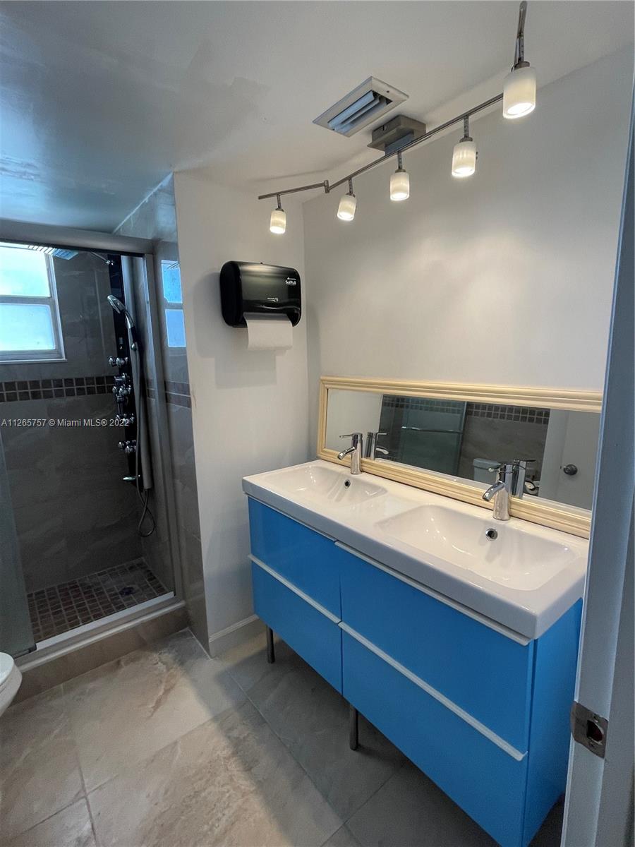 1710 NE 191st St Unit: 112-3