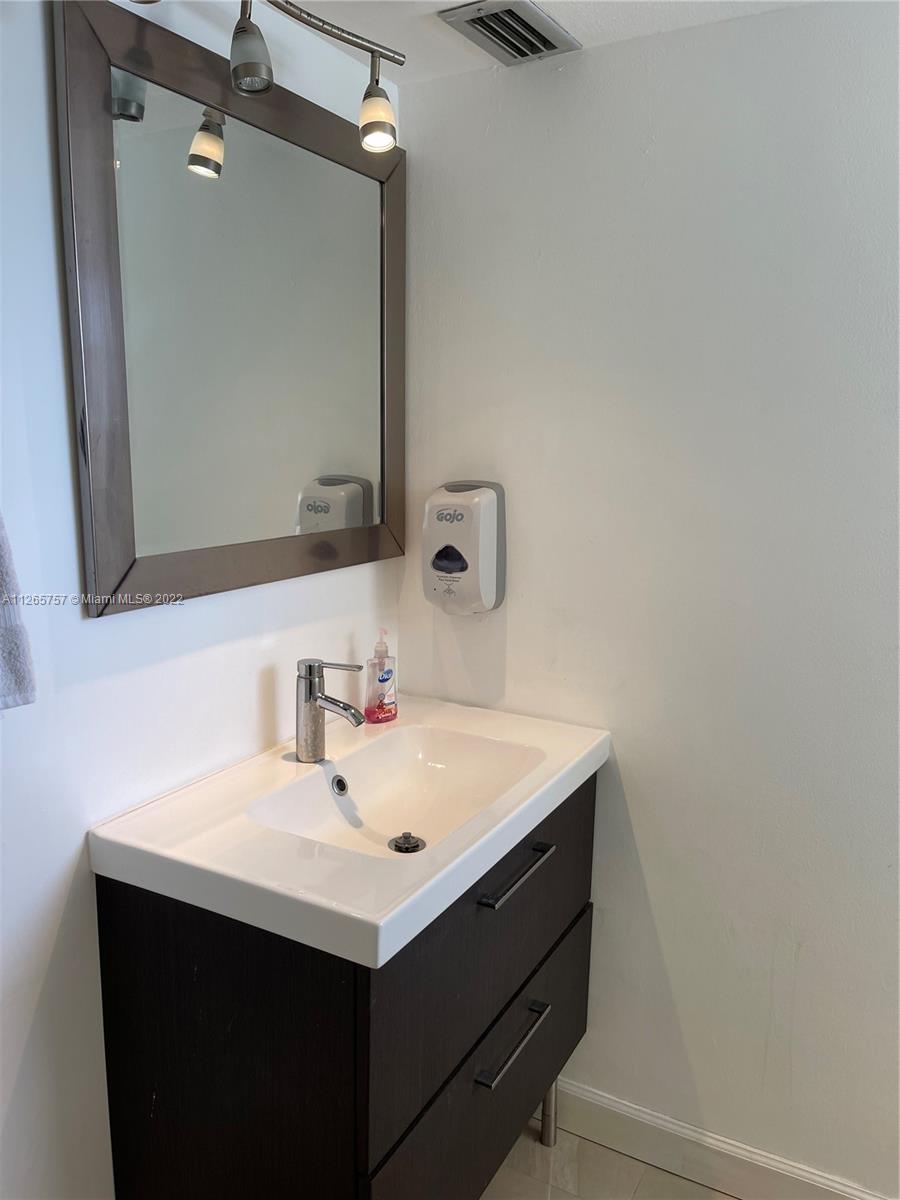 1710 NE 191st St Unit: 112-3