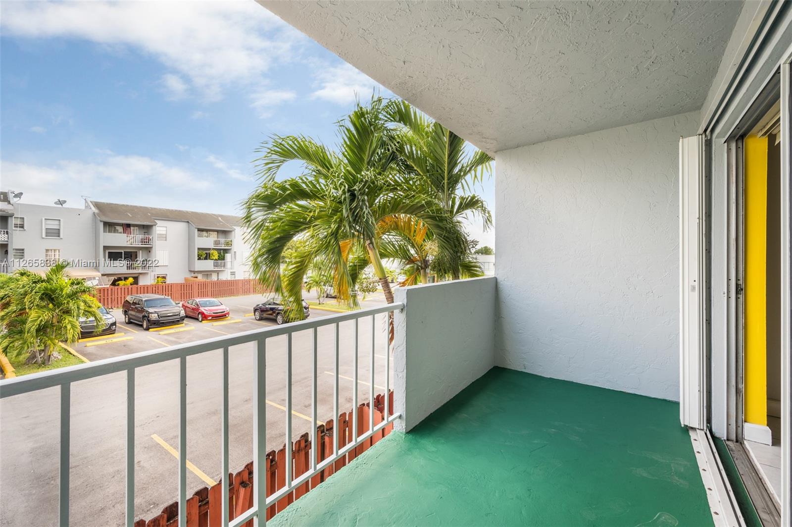 1725 W 60th St Unit: F220