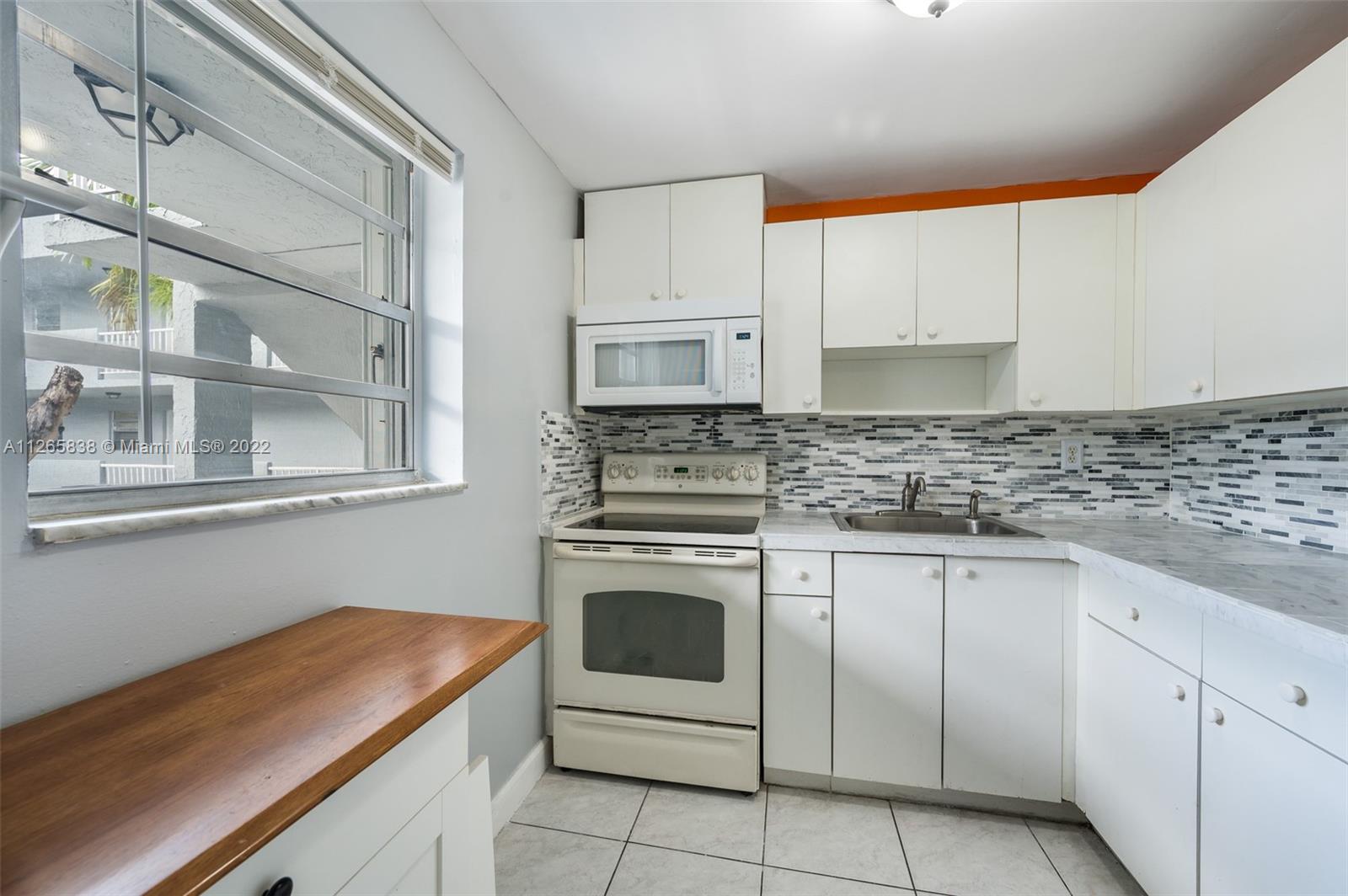 1725 W 60th St Unit: F220