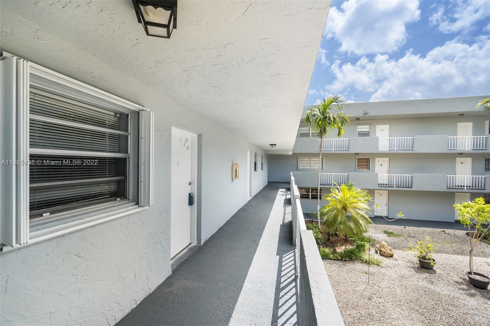 1725 W 60th St Unit: F220