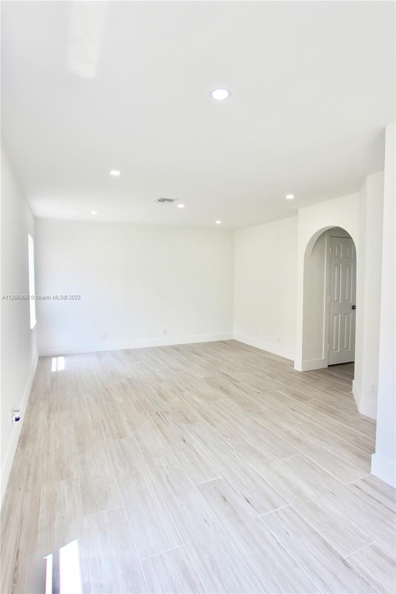 239 NW 107th Ave