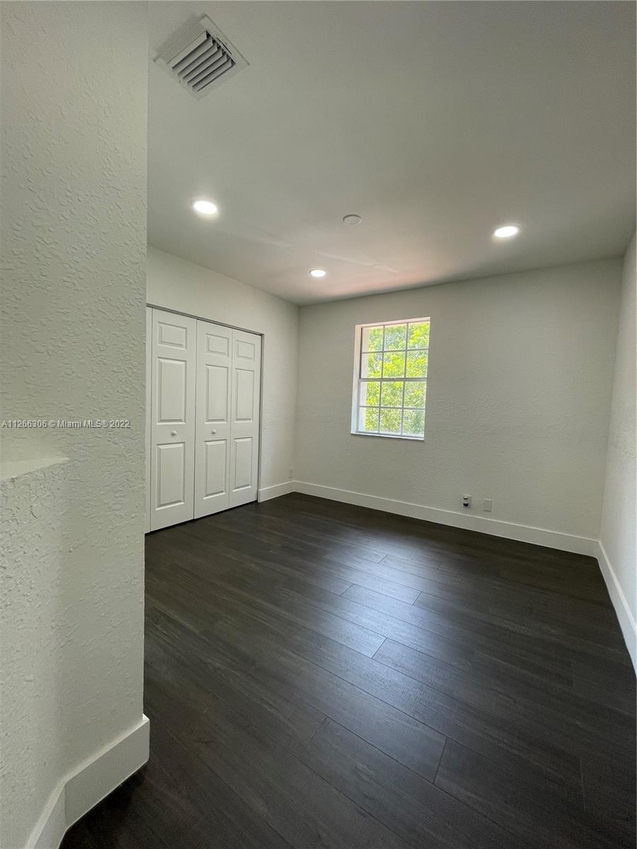 239 NW 107th Ave