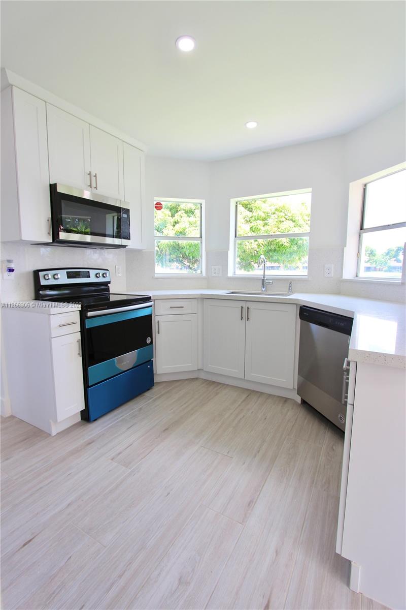 239 NW 107th Ave
