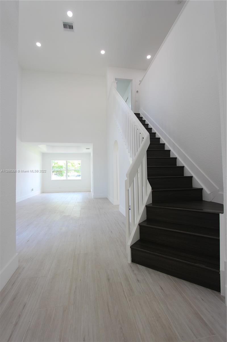 239 NW 107th Ave