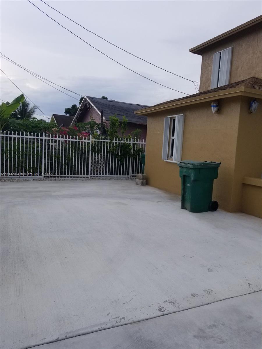 2141 NW 49th St