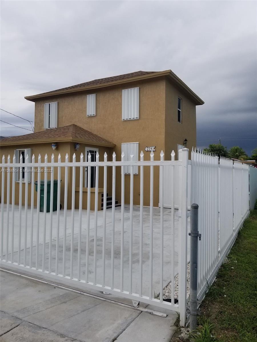 2141 NW 49th St
