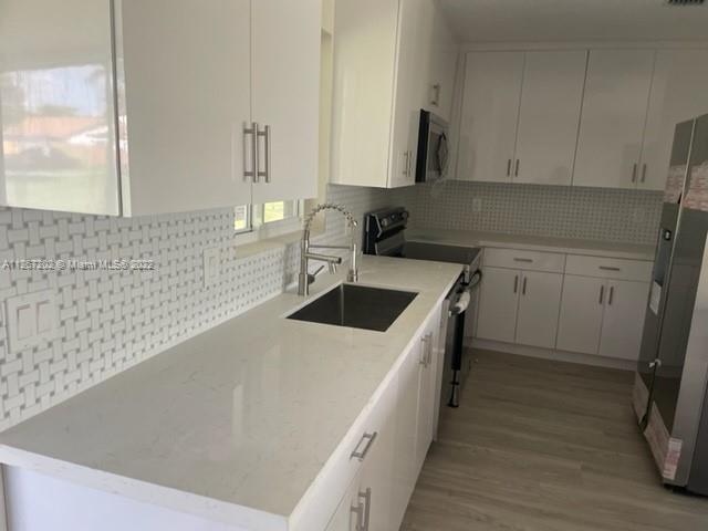 1211 NW 18th St