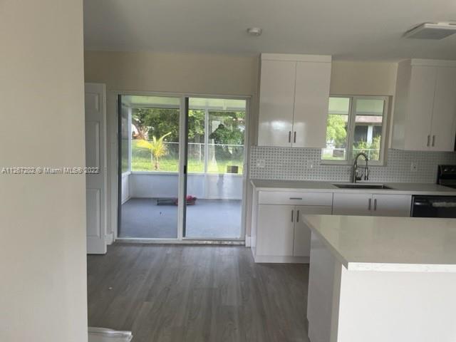 1211 NW 18th St