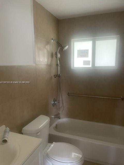 1211 NW 18th St