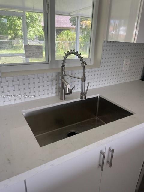 1211 NW 18th St