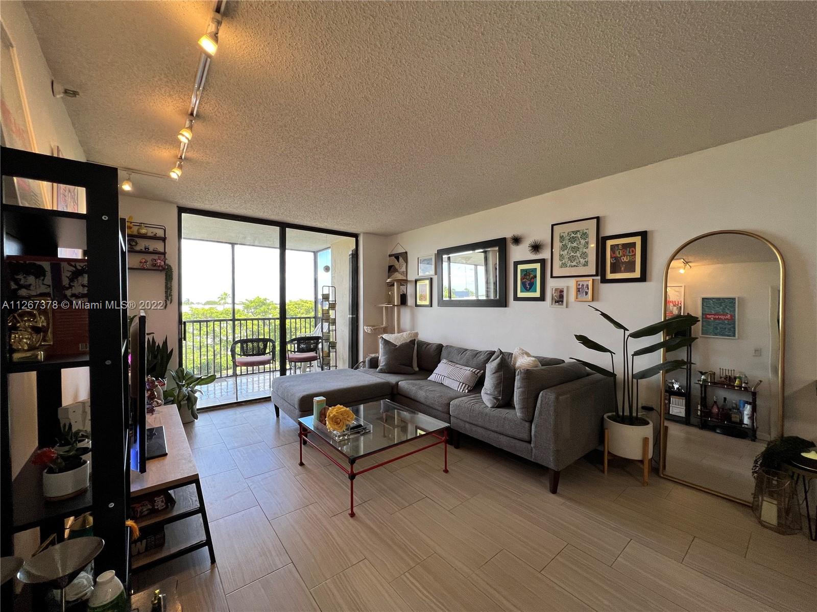 900 NE 195th St Unit: 507