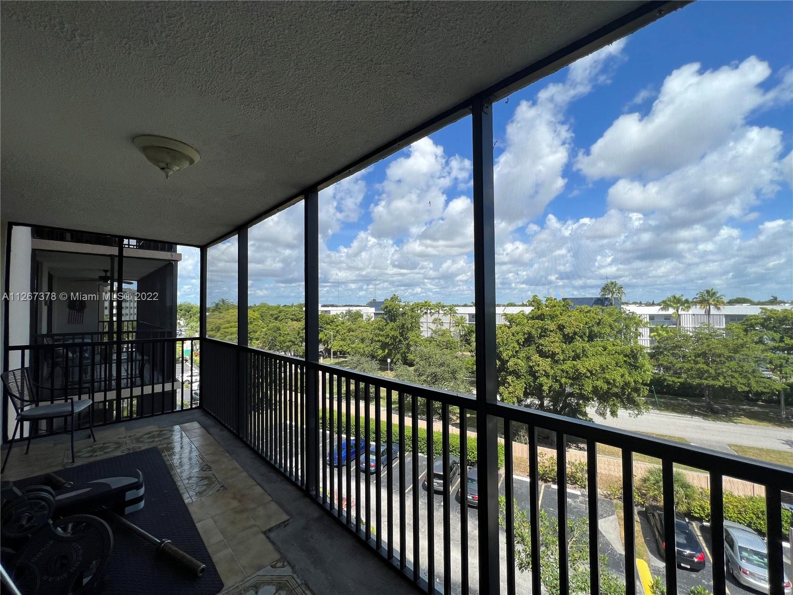 900 NE 195th St Unit: 507
